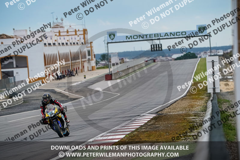 cadwell no limits trackday;cadwell park;cadwell park photographs;cadwell trackday photographs;enduro digital images;event digital images;eventdigitalimages;monteblanco trackday photographs;no limits trackdays;peter wileman photography;racing digital images;trackday digital images;trackday photos